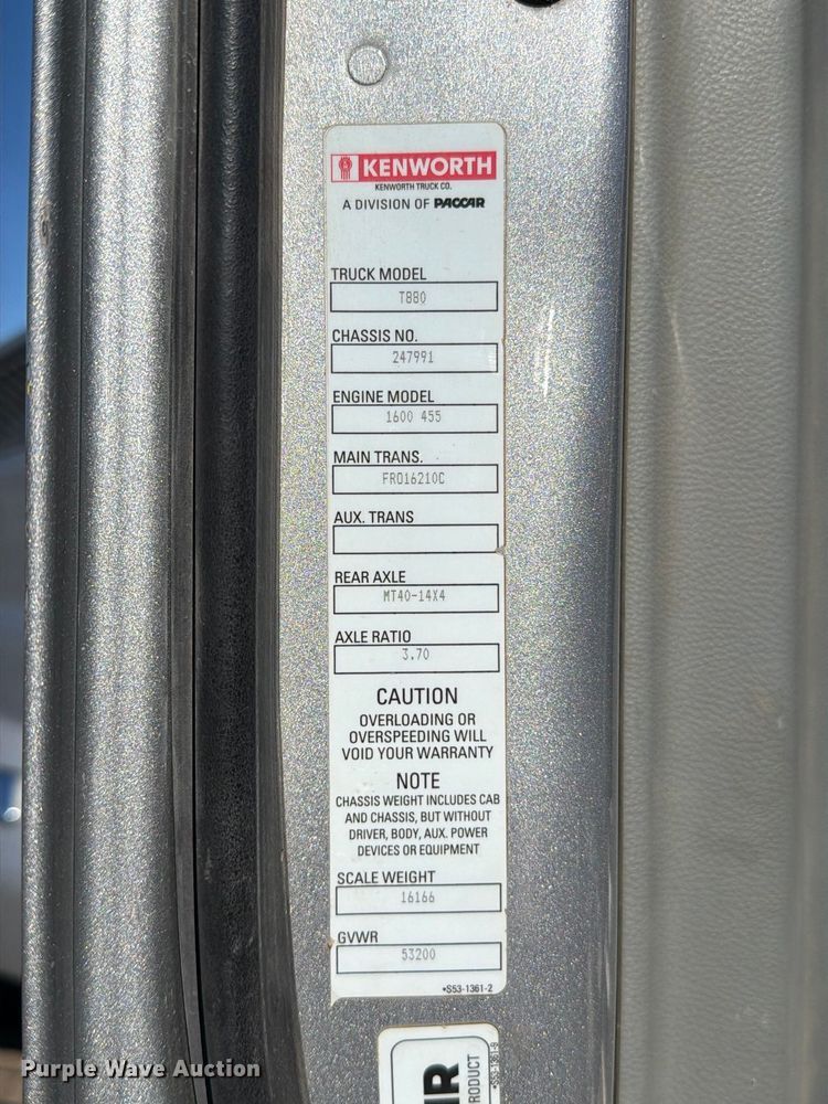image for item EO8793 2019 Kenworth T880 semi truck
