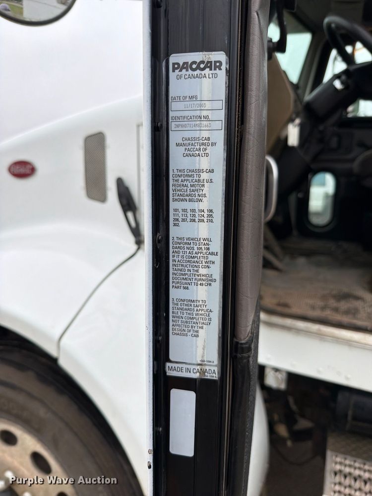 image for item EO8805 2004 Peterbilt 330 vacuum truck