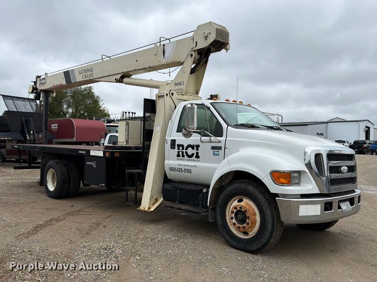 image for item EO8807 2007 Ford F750 Super Duty XL crane truck