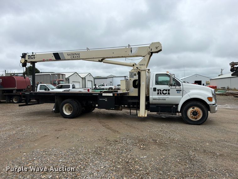 image for item EO8807 2007 Ford F750 Super Duty XL crane truck