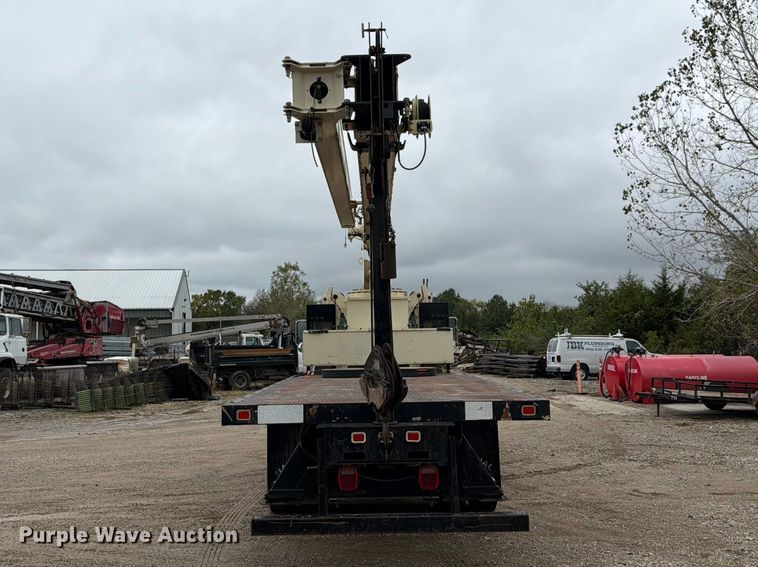 image for item EO8807 2007 Ford F750 Super Duty XL crane truck