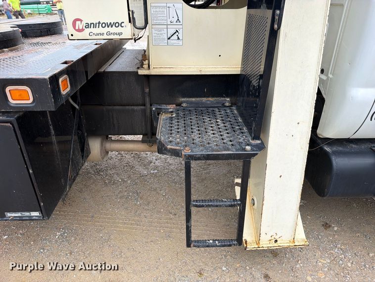 image for item EO8807 2007 Ford F750 Super Duty XL crane truck