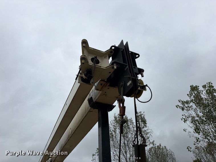 image for item EO8807 2007 Ford F750 Super Duty XL crane truck