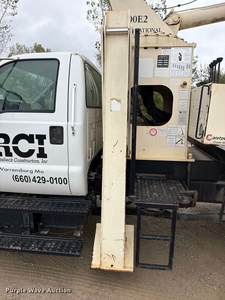 image for item EO8807 2007 Ford F750 Super Duty XL crane truck