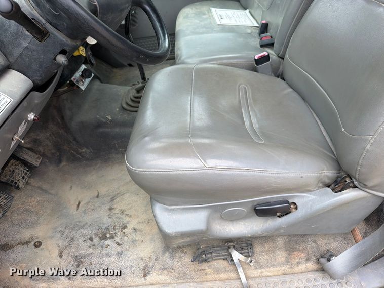 image for item EO8807 2007 Ford F750 Super Duty XL crane truck