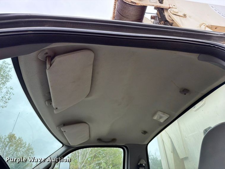image for item EO8807 2007 Ford F750 Super Duty XL crane truck
