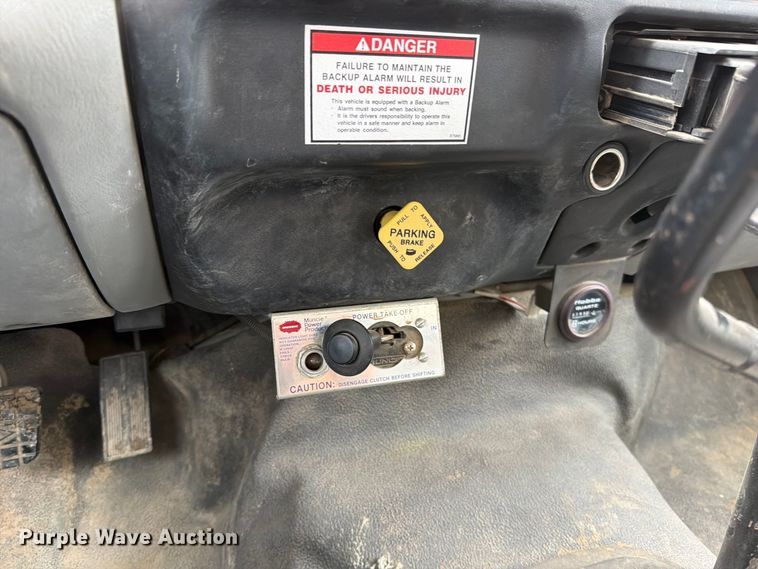 image for item EO8807 2007 Ford F750 Super Duty XL crane truck