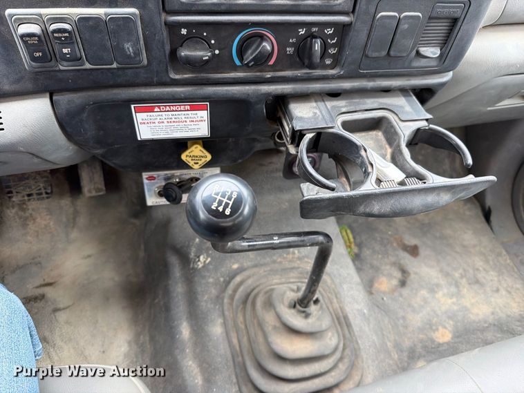 image for item EO8807 2007 Ford F750 Super Duty XL crane truck