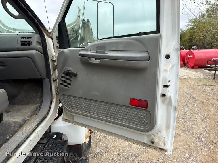 image for item EO8807 2007 Ford F750 Super Duty XL crane truck
