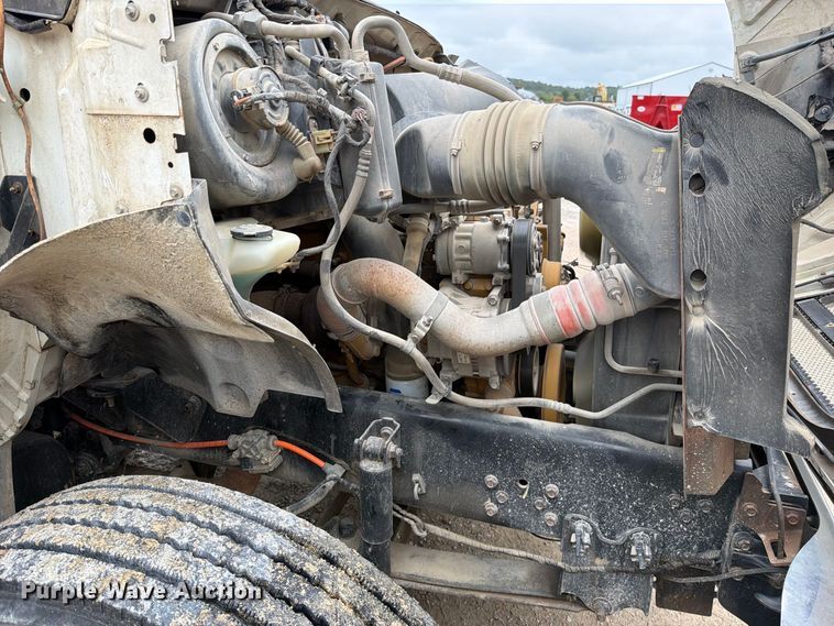 image for item EO8807 2007 Ford F750 Super Duty XL crane truck