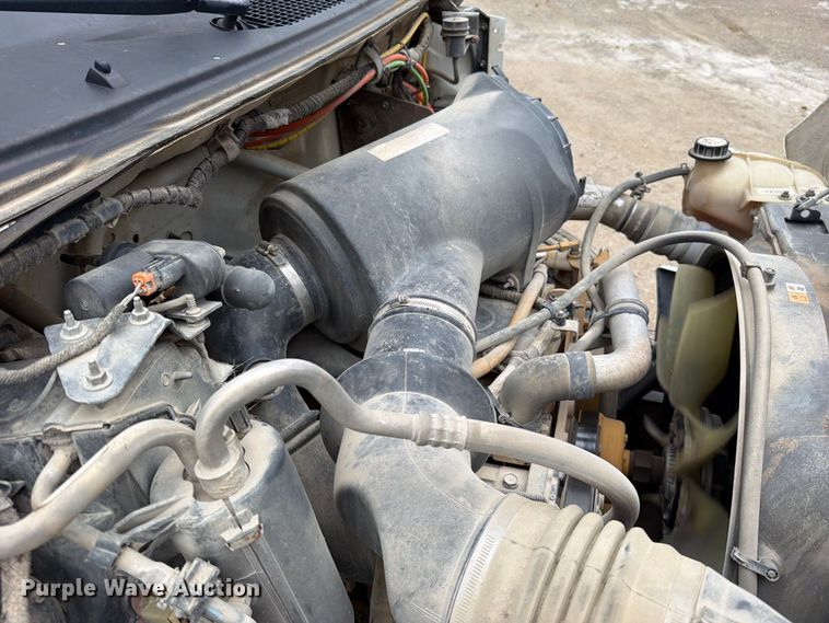image for item EO8807 2007 Ford F750 Super Duty XL crane truck