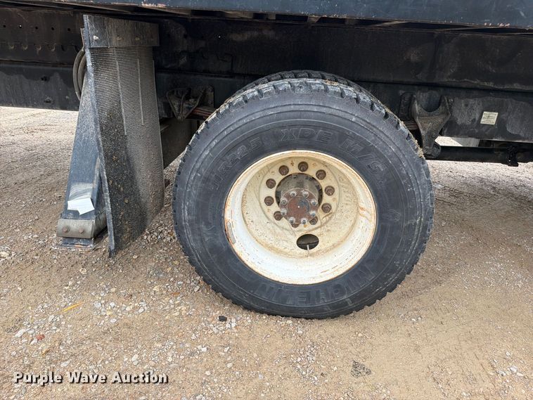 image for item EO8807 2007 Ford F750 Super Duty XL crane truck