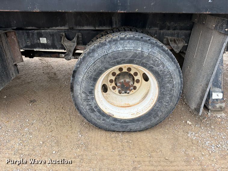 image for item EO8807 2007 Ford F750 Super Duty XL crane truck