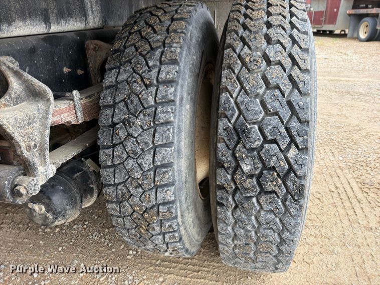 image for item EO8807 2007 Ford F750 Super Duty XL crane truck