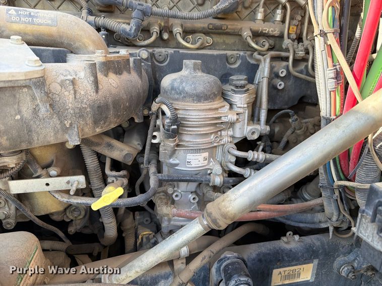 image for item EP3058 2010 Freightliner Cascadia semi truck