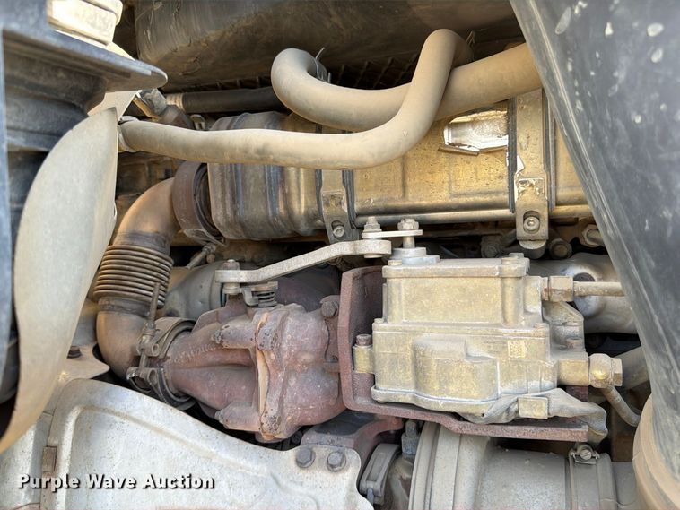 image for item EP3058 2010 Freightliner Cascadia semi truck