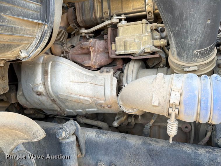 image for item EP3058 2010 Freightliner Cascadia semi truck