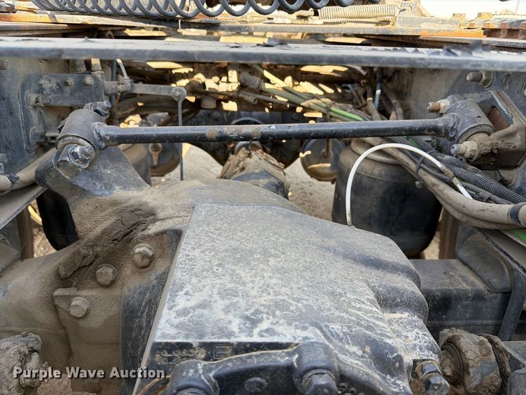 image for item EP3058 2010 Freightliner Cascadia semi truck