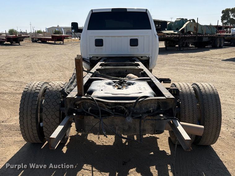 image for item EP3060 2014 RAM 5500 truck cab and chassis