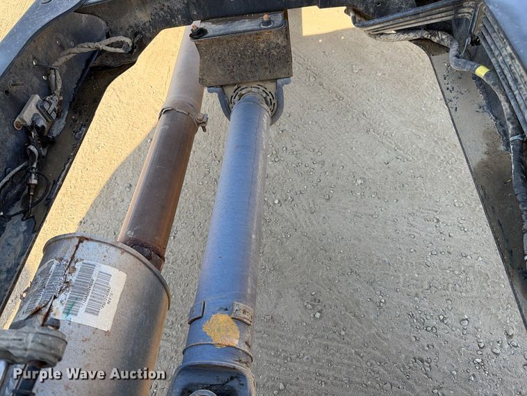 image for item EP3060 2014 RAM 5500 truck cab and chassis