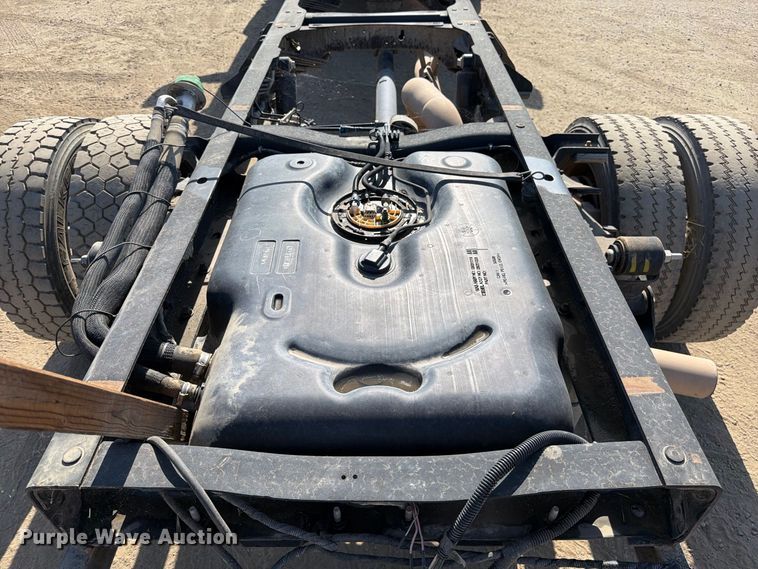 image for item EP3060 2014 RAM 5500 truck cab and chassis