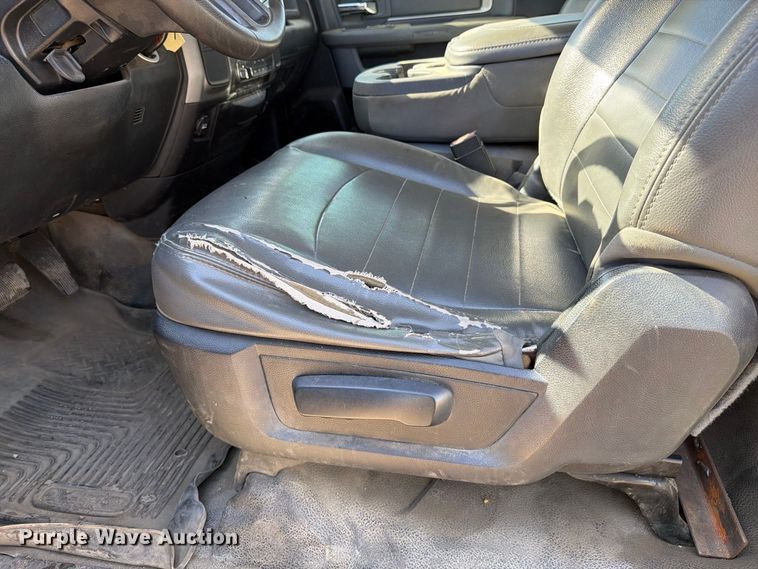 image for item EP3060 2014 RAM 5500 truck cab and chassis