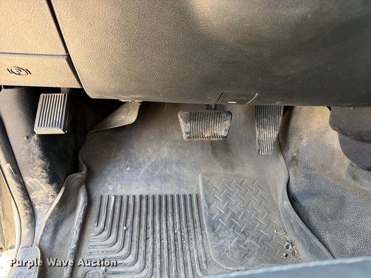 image for item EP3060 2014 RAM 5500 truck cab and chassis