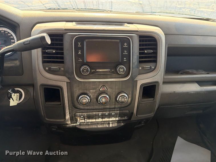 image for item EP3060 2014 RAM 5500 truck cab and chassis