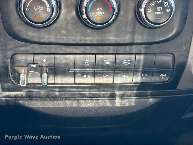 image for item EP3060 2014 RAM 5500 truck cab and chassis