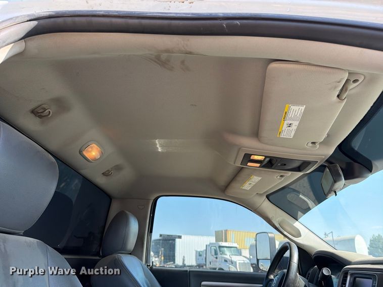 image for item EP3060 2014 RAM 5500 truck cab and chassis
