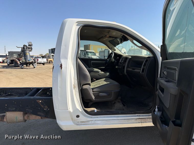 image for item EP3060 2014 RAM 5500 truck cab and chassis