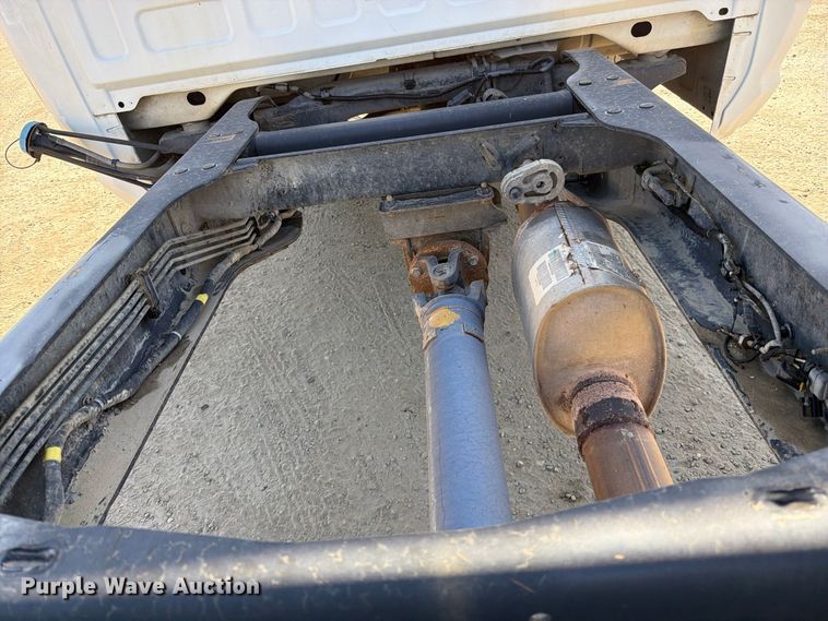 image for item EP3060 2014 RAM 5500 truck cab and chassis