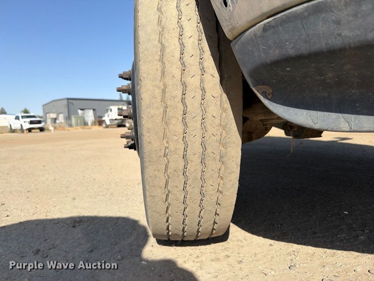 image for item EP3060 2014 RAM 5500 truck cab and chassis