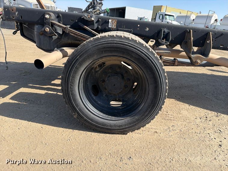 image for item EP3060 2014 RAM 5500 truck cab and chassis