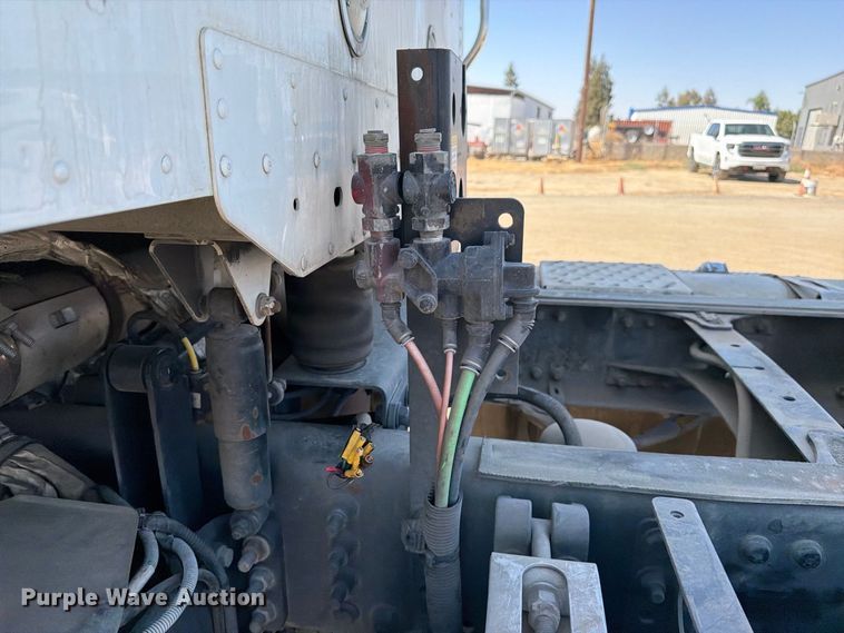 image for item EP3061 2013 Freightliner Coronado semi truck