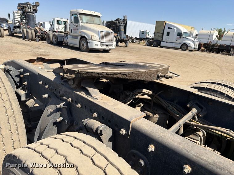 image for item EP3061 2013 Freightliner Coronado semi truck