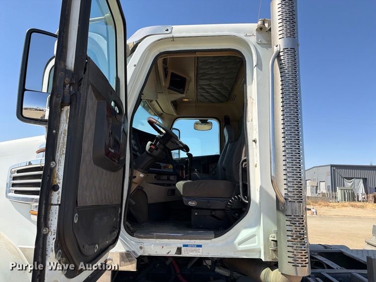 image for item EP3061 2013 Freightliner Coronado semi truck