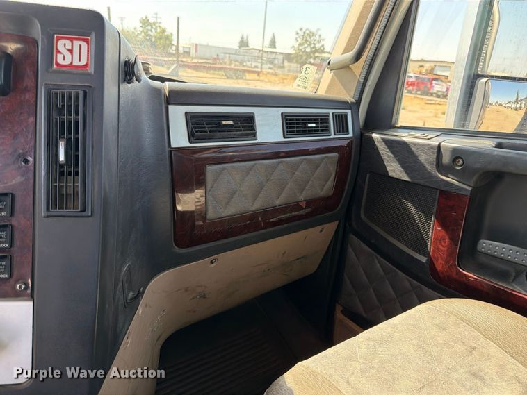 image for item EP3061 2013 Freightliner Coronado semi truck