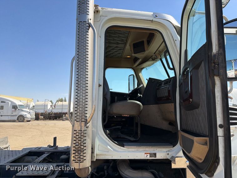 image for item EP3061 2013 Freightliner Coronado semi truck