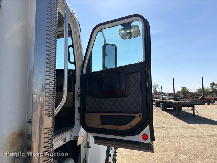image for item EP3061 2013 Freightliner Coronado semi truck