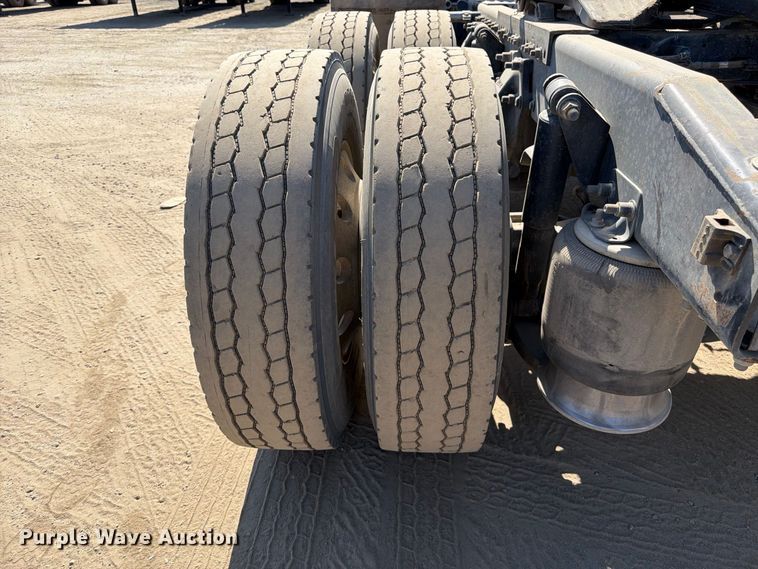 image for item EP3061 2013 Freightliner Coronado semi truck