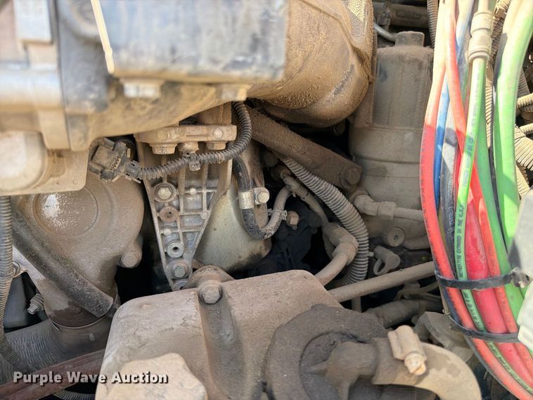 image for item EP3065 2013 Freightliner Cascadia semi truck