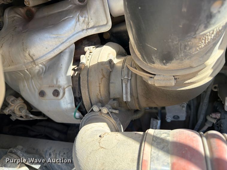 image for item EP3065 2013 Freightliner Cascadia semi truck