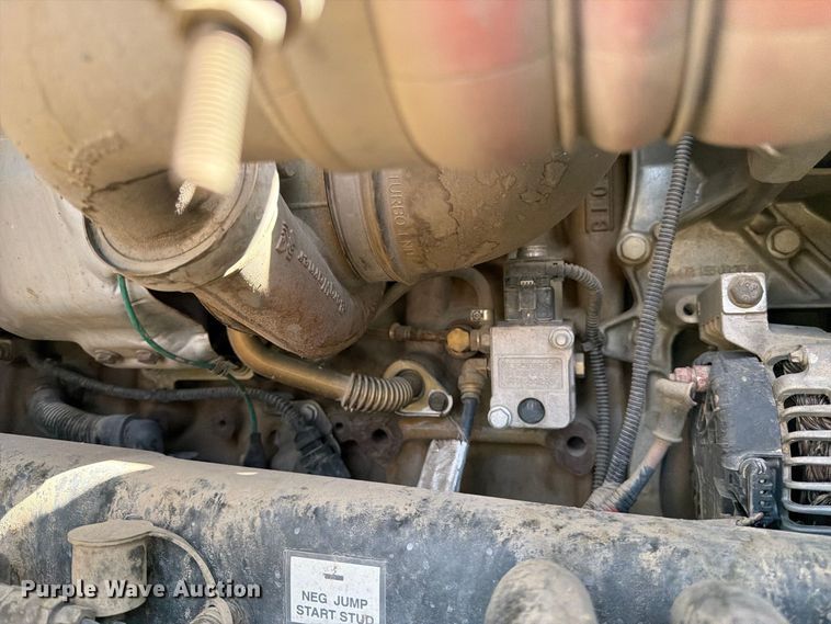 image for item EP3065 2013 Freightliner Cascadia semi truck