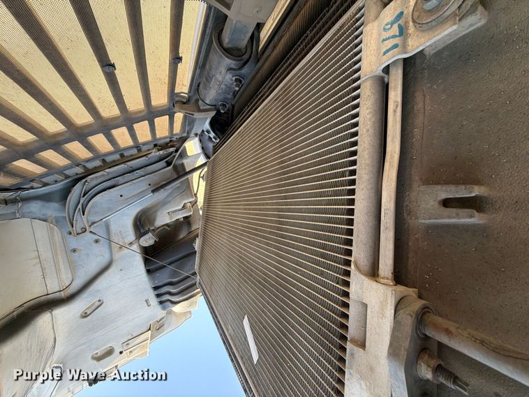 image for item EP3065 2013 Freightliner Cascadia semi truck