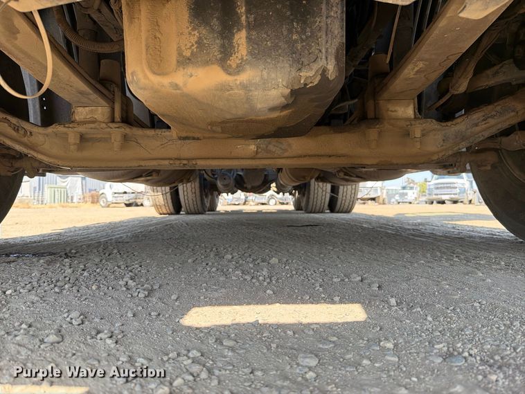 image for item EP3065 2013 Freightliner Cascadia semi truck