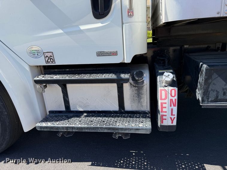 image for item EP3067 2011 Freightliner Business Class M2 box truck