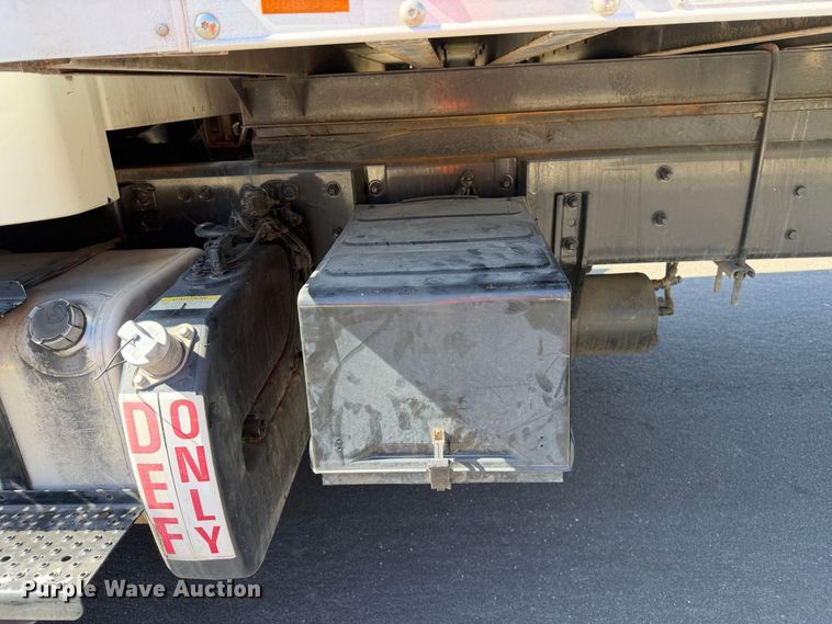 image for item EP3067 2011 Freightliner Business Class M2 box truck