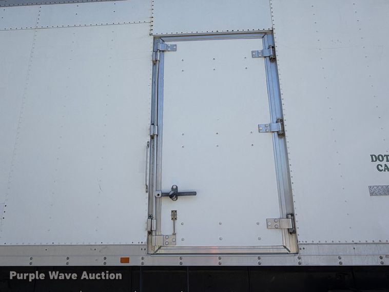 image for item EP3067 2011 Freightliner Business Class M2 box truck