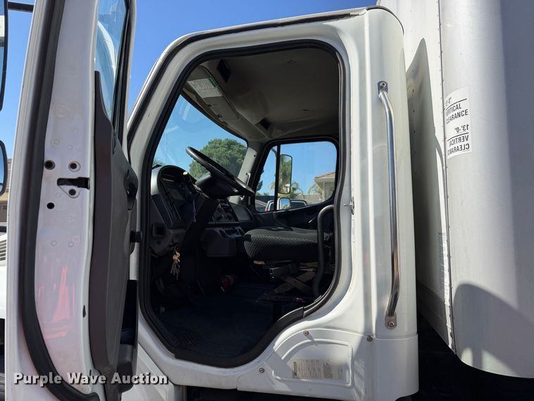 image for item EP3067 2011 Freightliner Business Class M2 box truck
